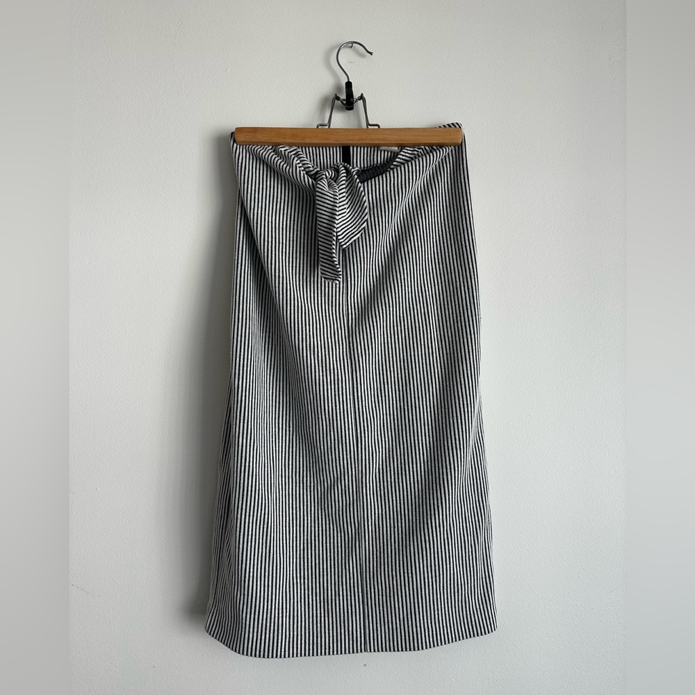 Club Monaco Gray Midi Seersucker Skirt with Tie Front
